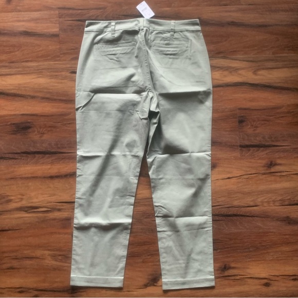 J Crew w’s 10 - High-rise girlfriend chino pant - pale spinach - Picture 4 of 6
